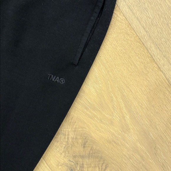 Aritzia TNA Sweatflece Cozy Fleece Mega Fit black matching sweatsuit - Picture 7 of 9